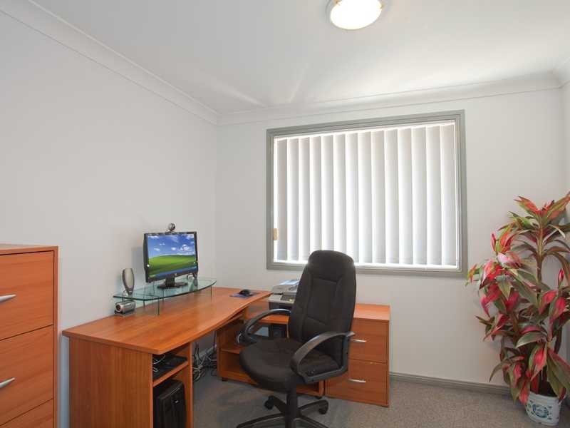 17b Eva Avenue, Green Valley NSW 2168