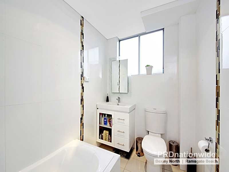 1/7 Short Street, Carlton NSW 2218