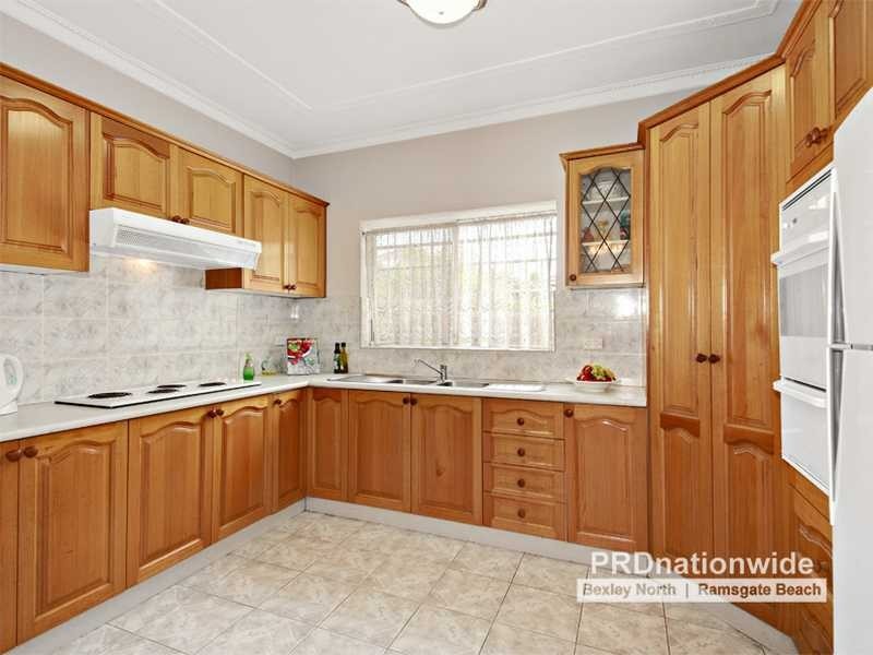 2 The Avenue, Kingsgrove NSW 2208