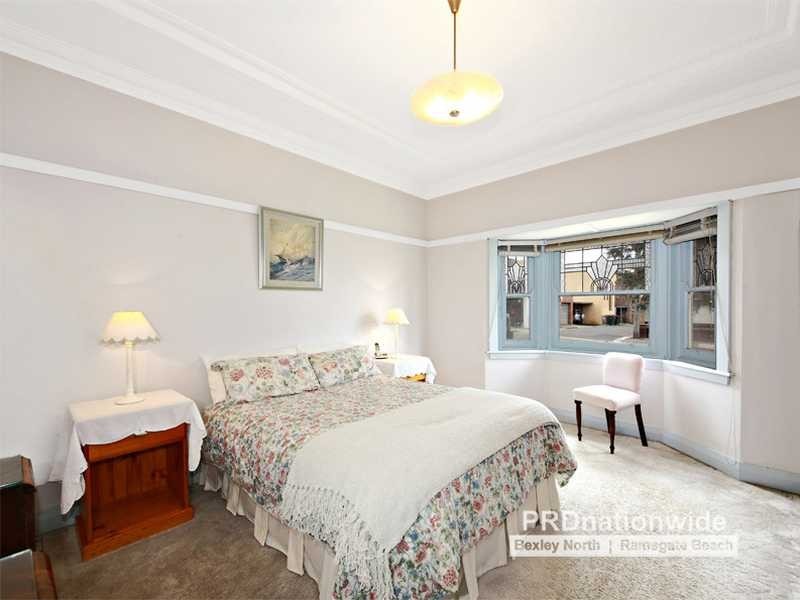 2 The Avenue, Kingsgrove NSW 2208