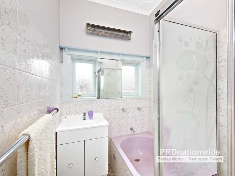 2 The Avenue, Kingsgrove NSW 2208