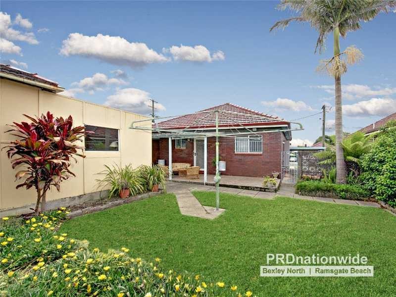 2 The Avenue, Kingsgrove NSW 2208