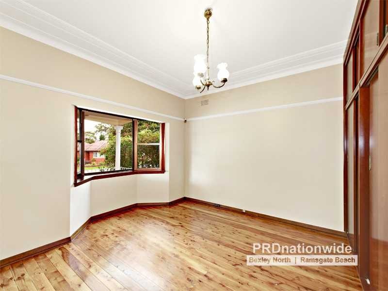 15 Monaro Avenue, Kingsgrove NSW 2208