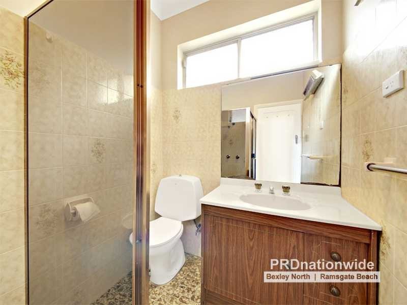 15 Monaro Avenue, Kingsgrove NSW 2208