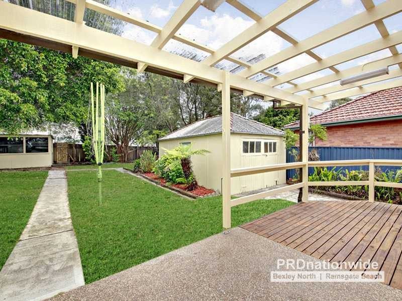 15 Monaro Avenue, Kingsgrove NSW 2208