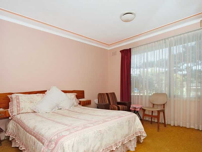 30 Oak Road, Kirrawee NSW 2232