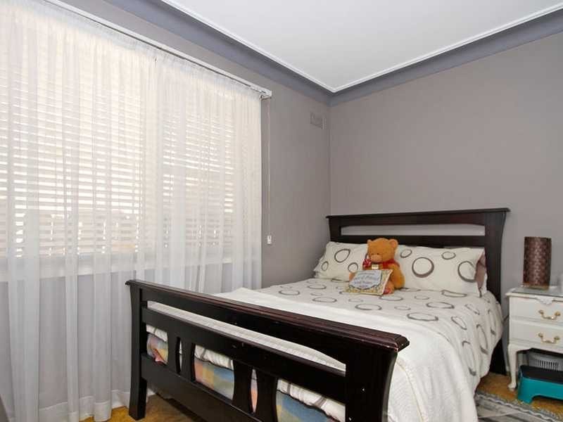 30 Oak Road, Kirrawee NSW 2232