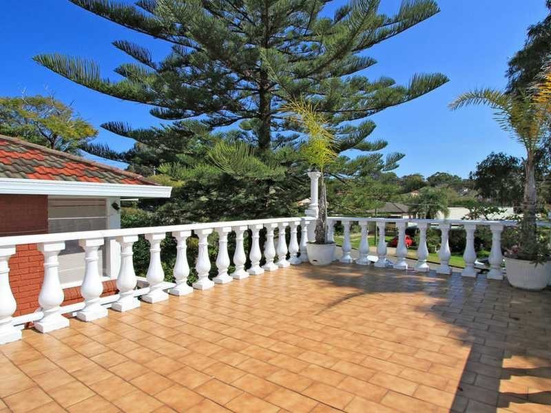 30 Oak Road, Kirrawee NSW 2232