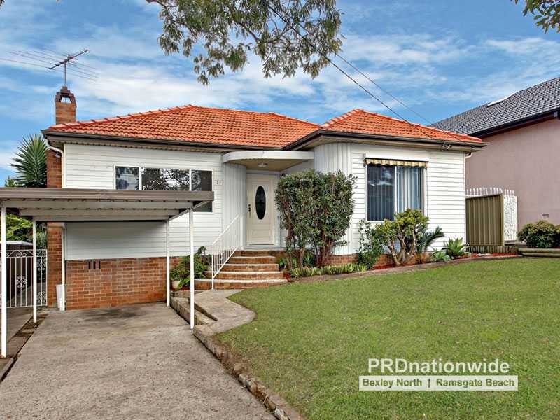 27 Rosebank Avenue, Kingsgrove NSW 2208