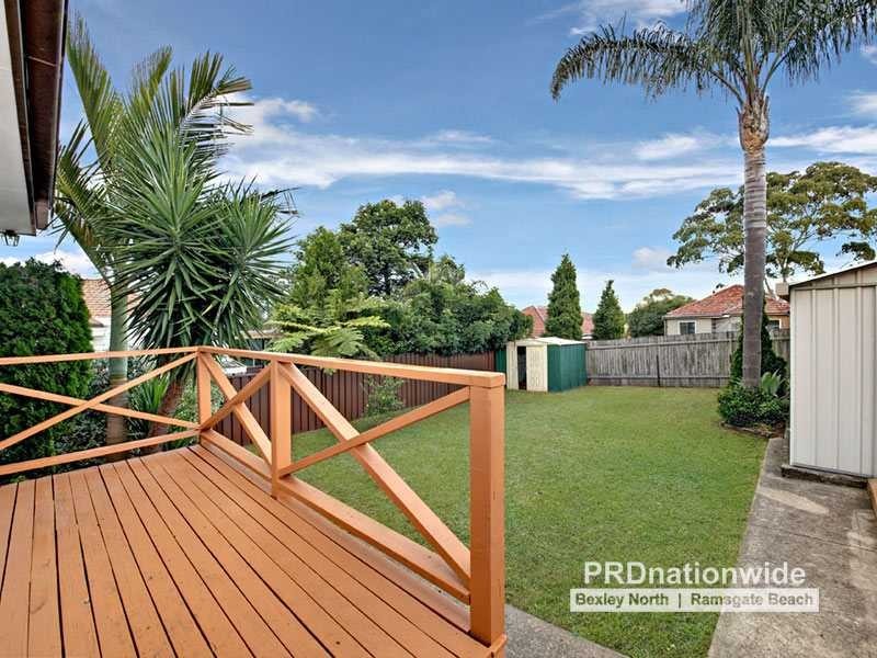 27 Rosebank Avenue, Kingsgrove NSW 2208