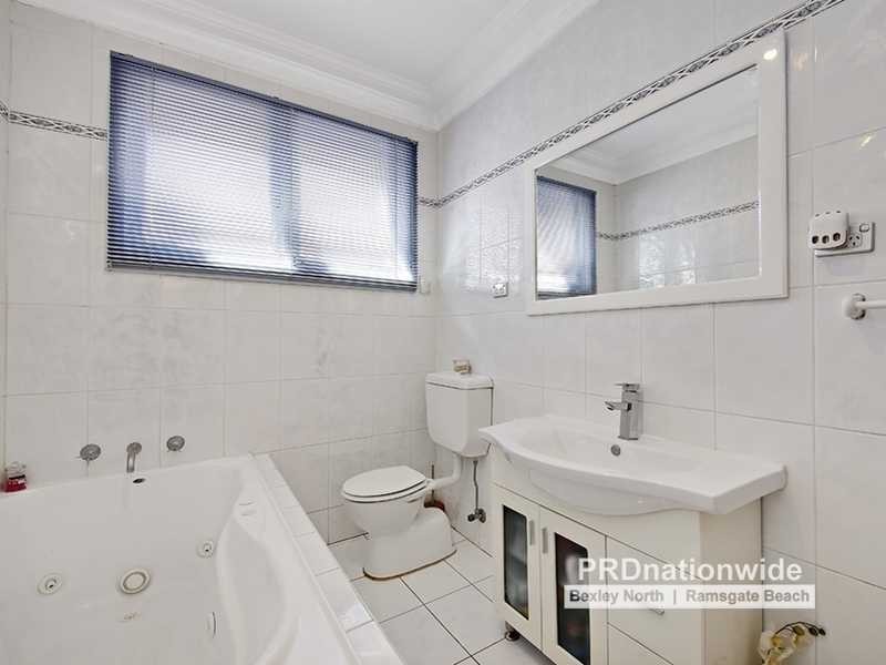 2 Cripps Avenue, Kingsgrove NSW 2208