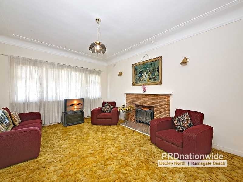 82 Kingsgrove Road, Clemton Park NSW 2206