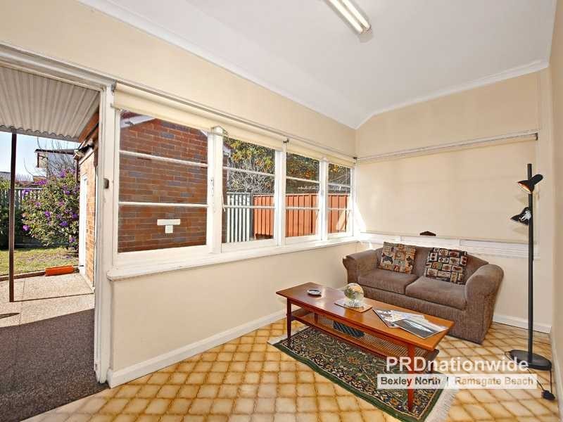 82 Kingsgrove Road, Clemton Park NSW 2206