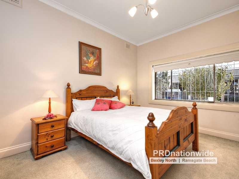 18 Forsyth Street, Kingsgrove NSW 2208