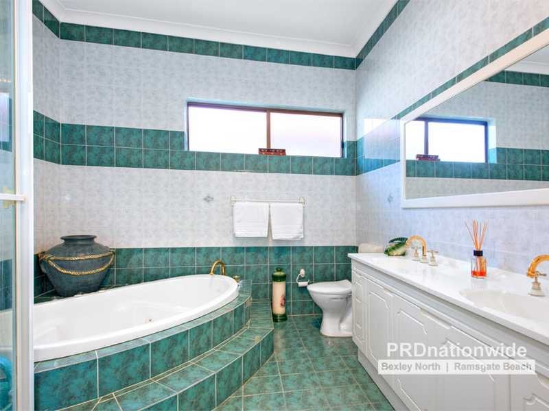 18 Forsyth Street, Kingsgrove NSW 2208