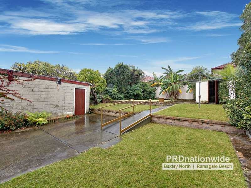 17 Carrisbrook Avenue, Bexley North NSW 2207