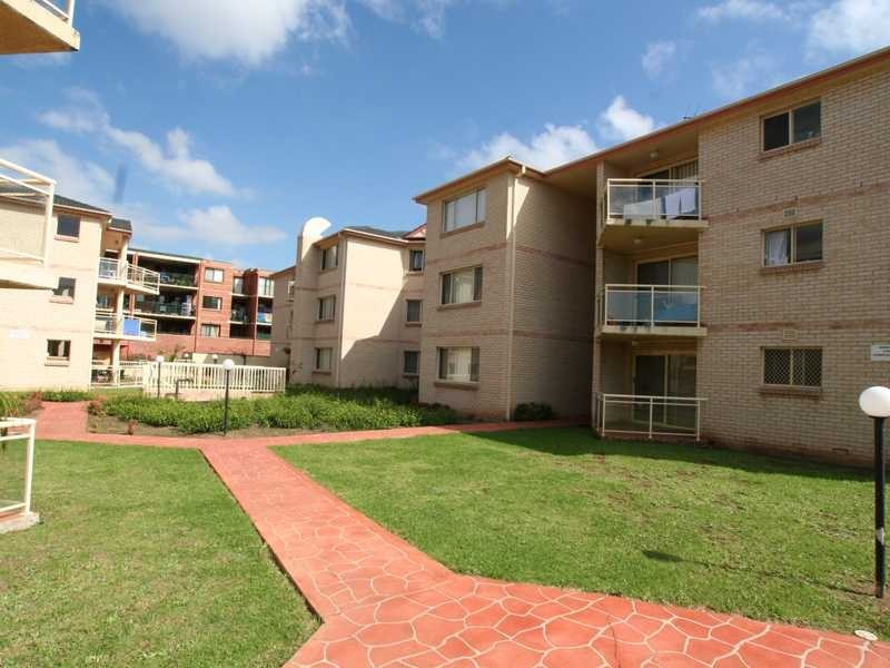 33/1 Hillview Street, Roselands NSW 2196