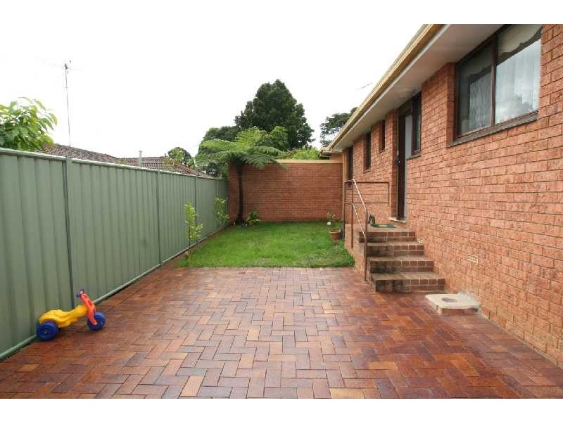 2/41 Mutual Road, Mortdale NSW 2223