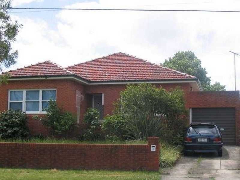 15 Poole Street, Kingsgrove NSW 2208