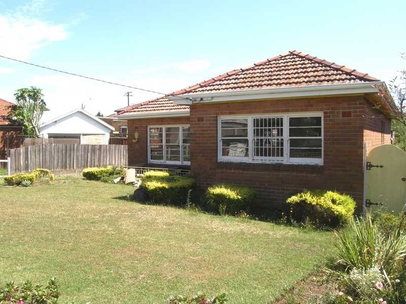 1 Banner Road, Kingsgrove NSW 2208