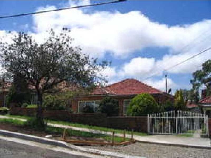 32 Arinya Street, Kingsgrove NSW 2208