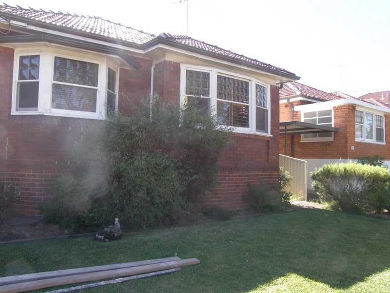 15 Carrisbrook Avenue, Bexley North NSW 2207