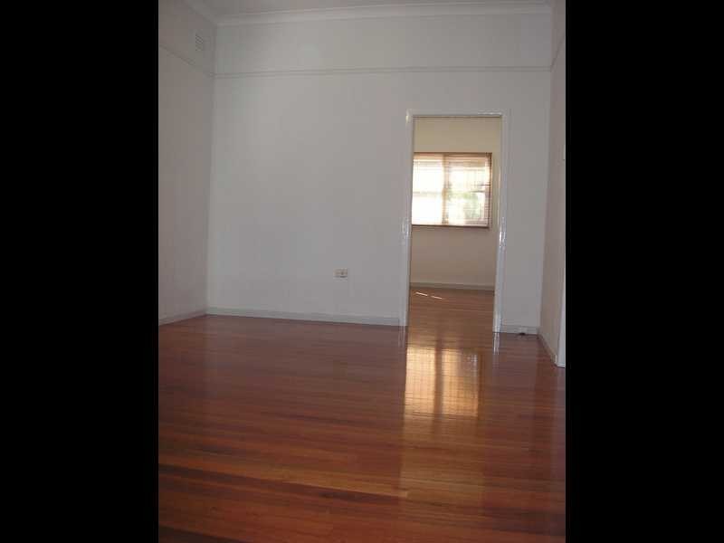 19 Flora Street, Roselands NSW 2196