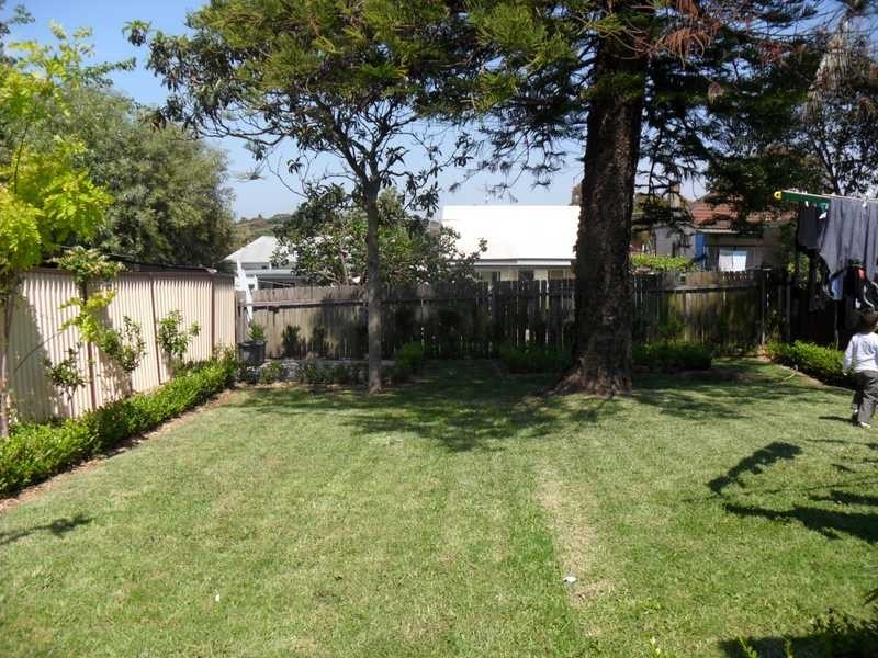 19 Flora Street, Roselands NSW 2196