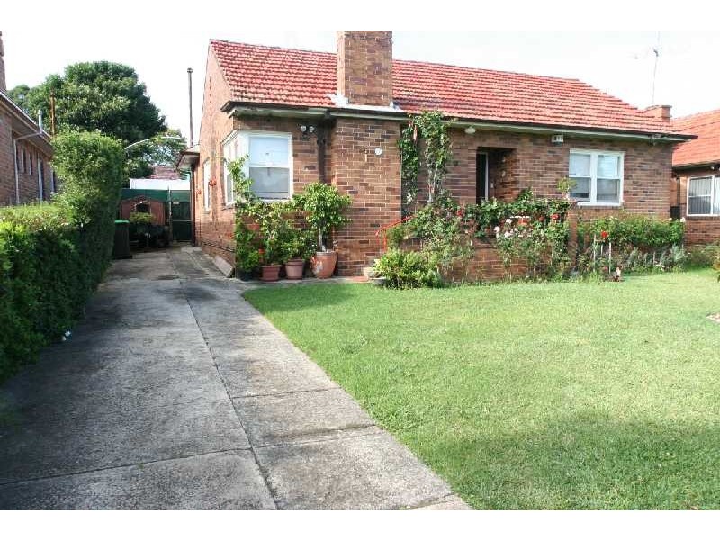 10 Earls Avenue, Narwee NSW 2209