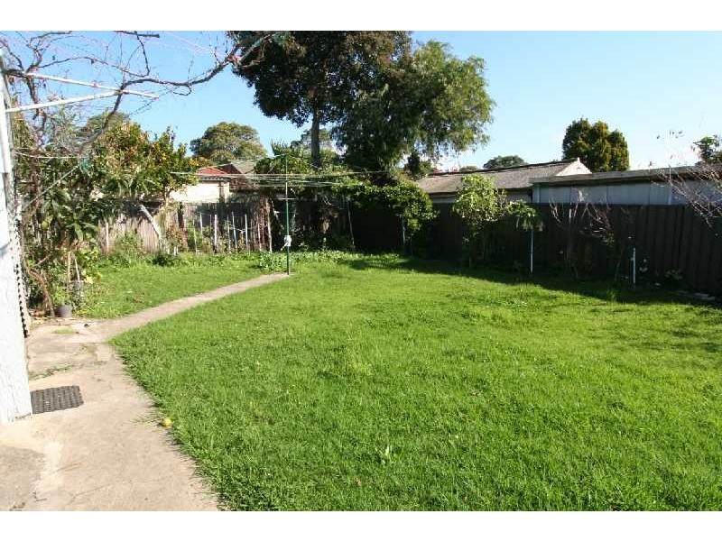 10 Earls Avenue, Narwee NSW 2209