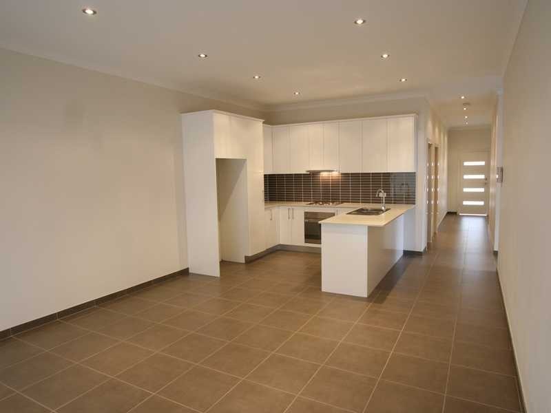 14 Marsden Crescent, Peakhurst NSW 2210