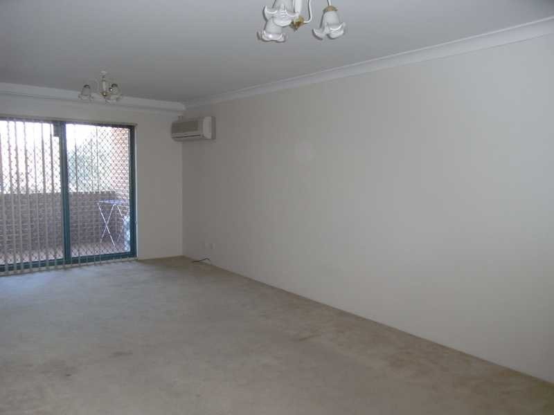 2/22-24 Sarsfield Circuit, Bexley North NSW 2207