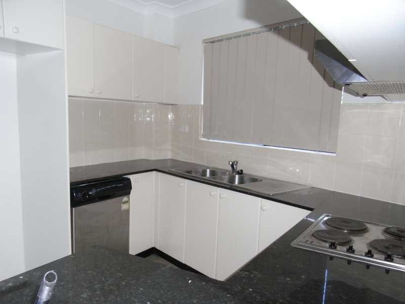 2/22-24 Sarsfield Circuit, Bexley North NSW 2207