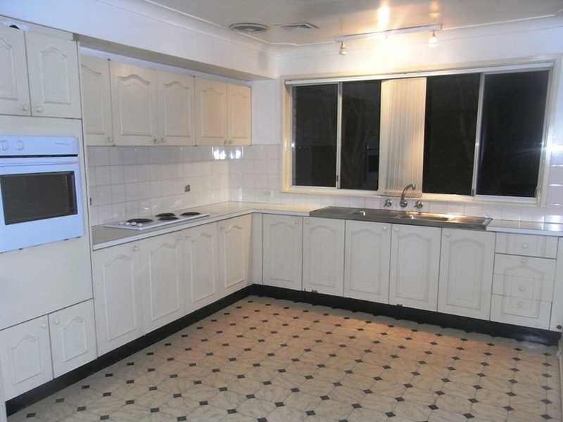 16 Oak Street, Lugarno NSW 2210