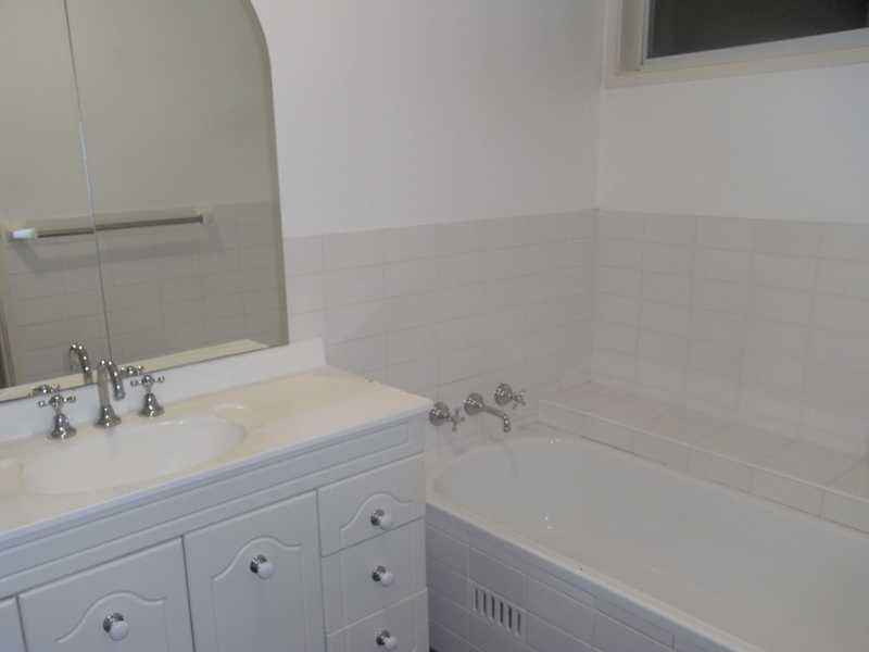 16 Oak Street, Lugarno NSW 2210