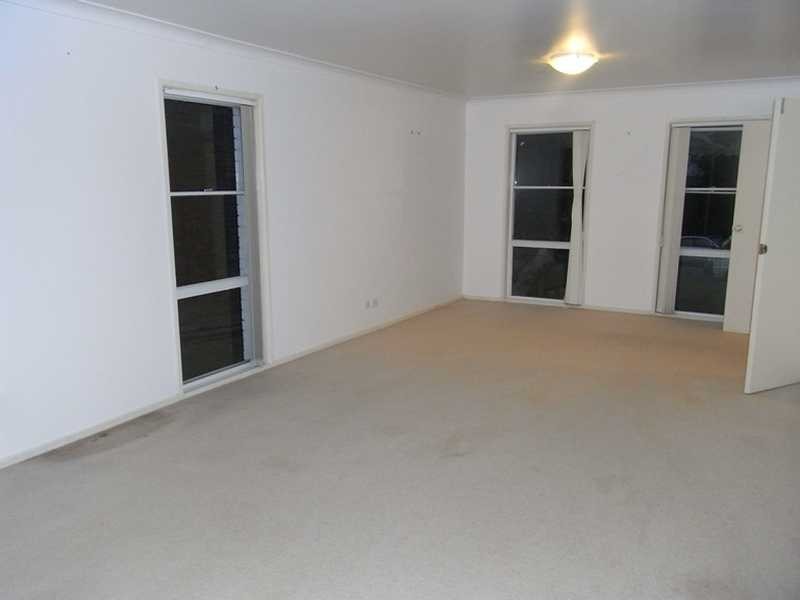 16 Oak Street, Lugarno NSW 2210