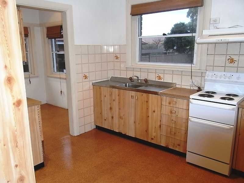 10 St Elmo Parade, Kingsgrove NSW 2208