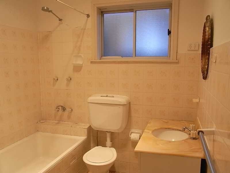 10 St Elmo Parade, Kingsgrove NSW 2208