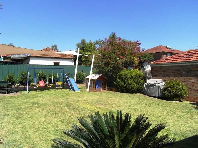 17 Burrell Street, Beverly Hills NSW 2209