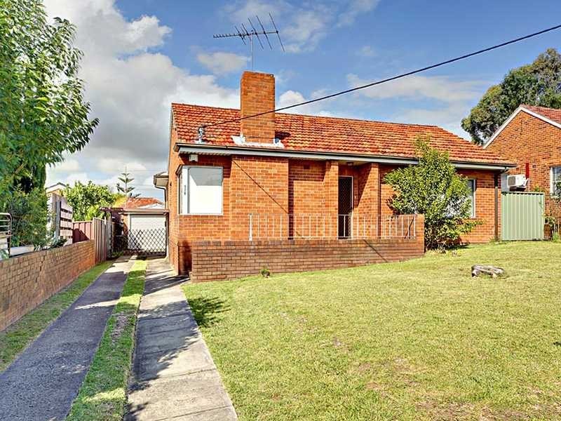 6 Toohey Crescent, Bexley NSW 2207