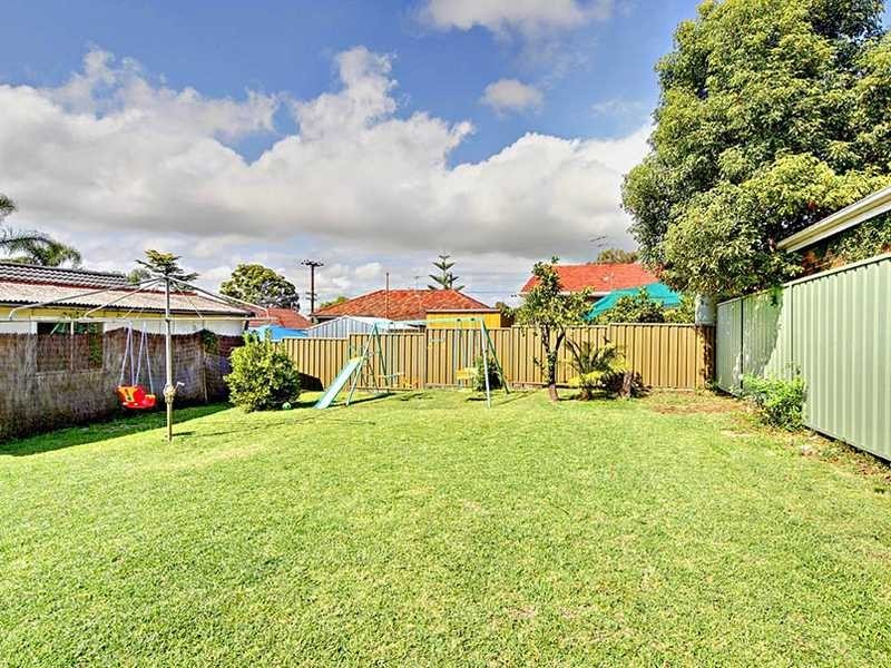 6 Toohey Crescent, Bexley NSW 2207