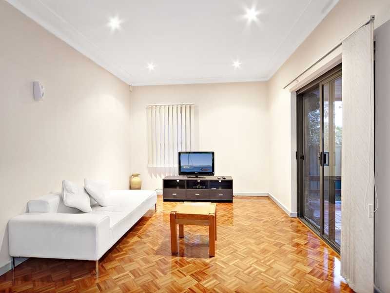 7 Miller Street, Kingsgrove NSW 2208