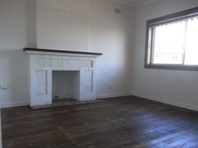 4 Potts Street, Kingsgrove NSW 2208