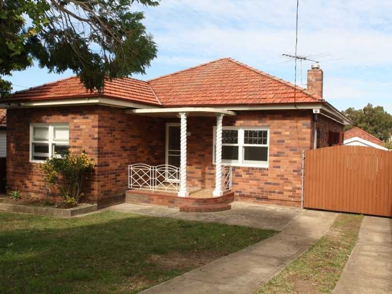 14 Berring Avenue, Roselands NSW 2196