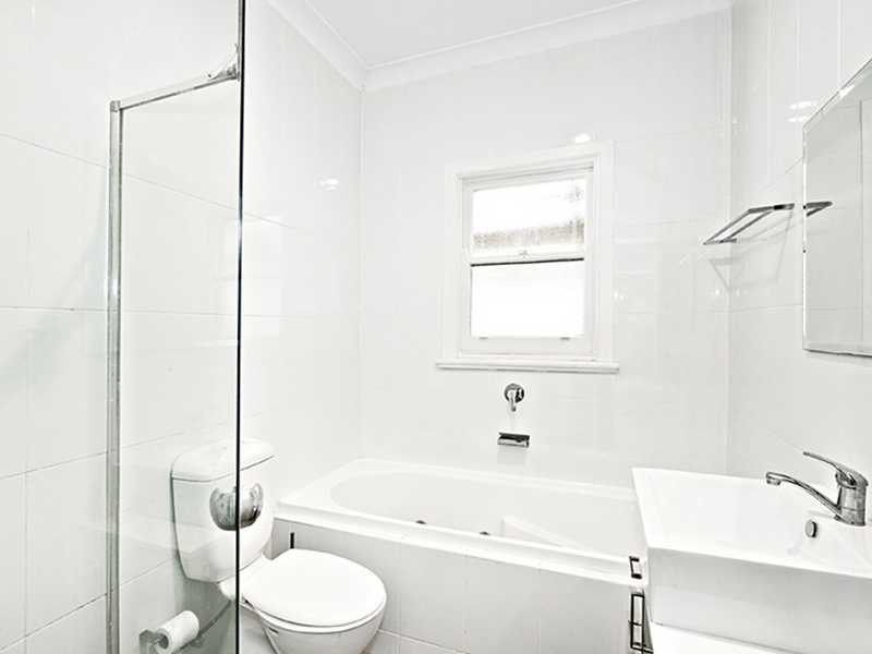 2 Carol Crescent, Roselands NSW 2196