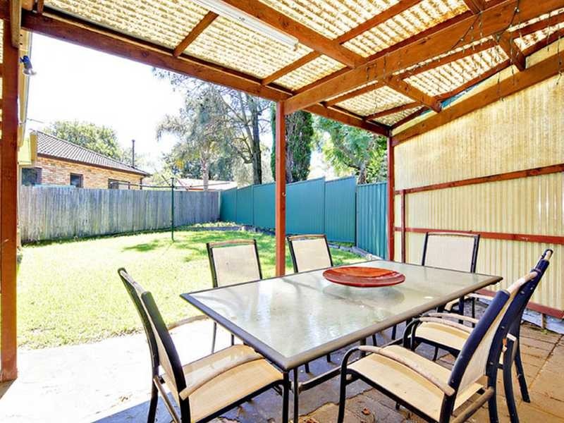 2 Carol Crescent, Roselands NSW 2196