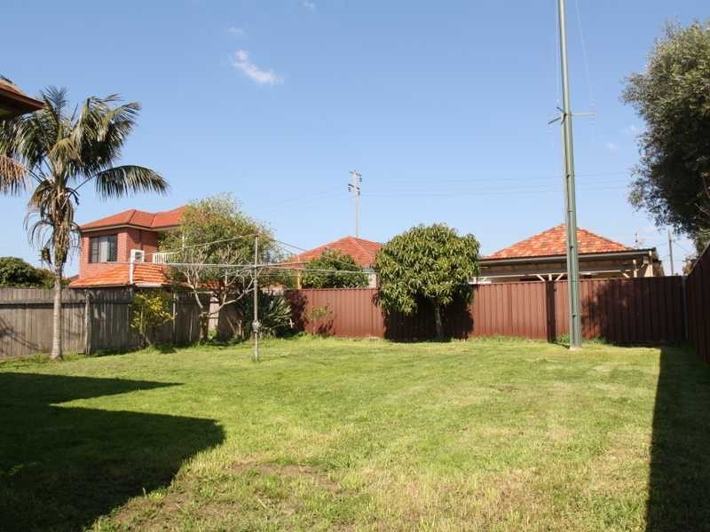 11 Lynesta Avenue, Bexley North NSW 2207