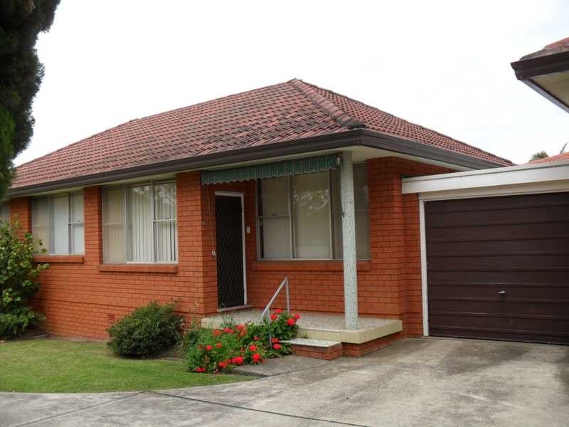 2/14 Regent Street, Bexley NSW 2207