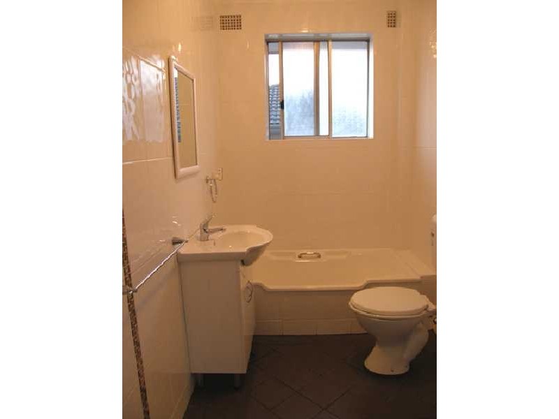 Unit 10/14 Northcote Street, Canterbury NSW 2193