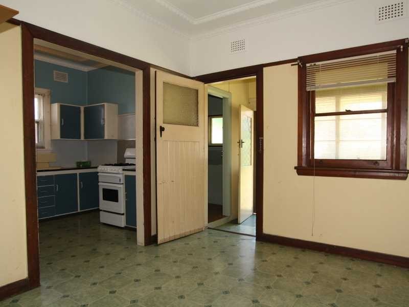 8 Kooreela Street, Kingsgrove NSW 2208